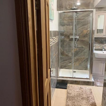 Fbs Homestay Norwood エクステリア 写真